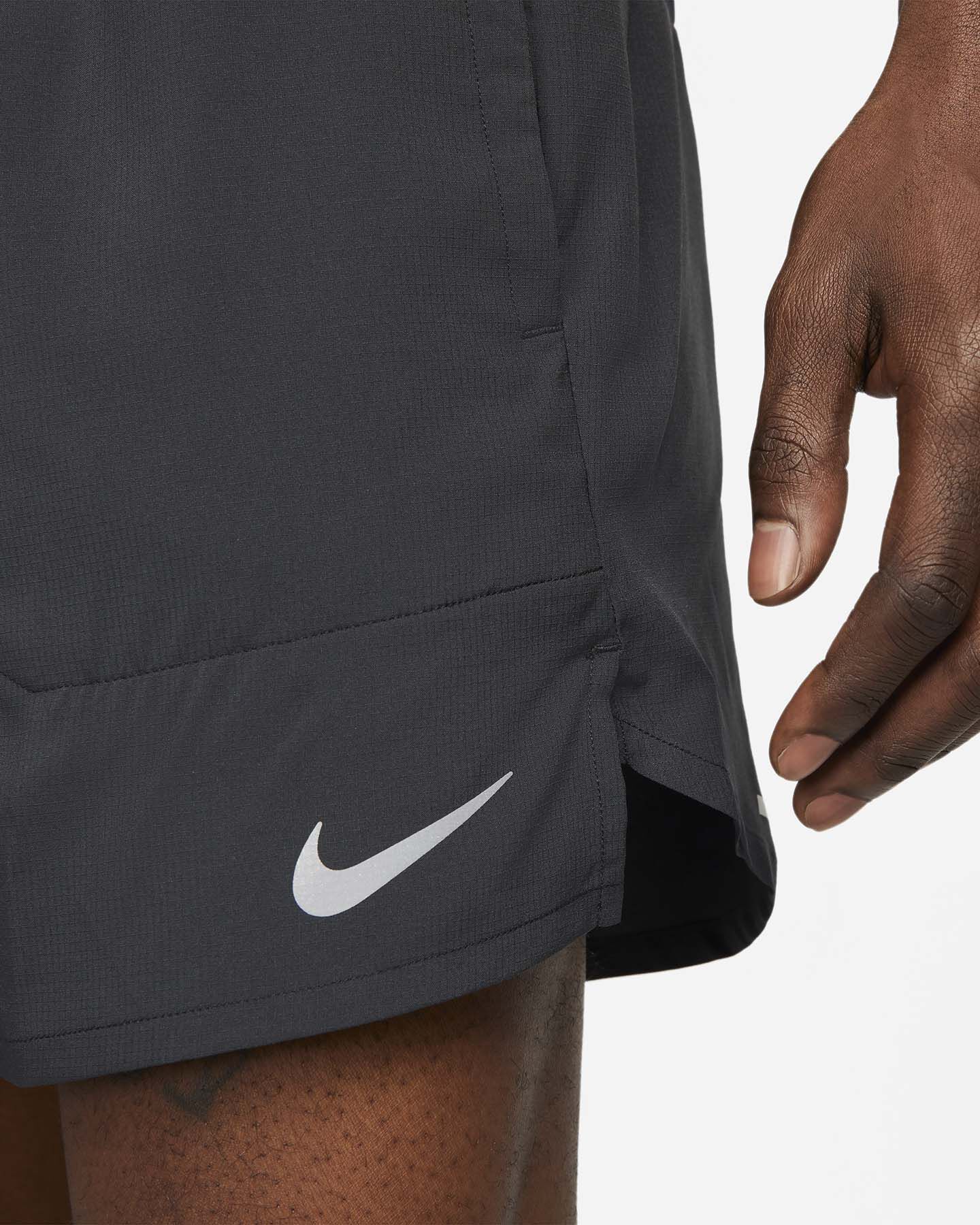  Short running NIKE DRI FIT STRIDE 5IN M S5436687|010|S scatto 4