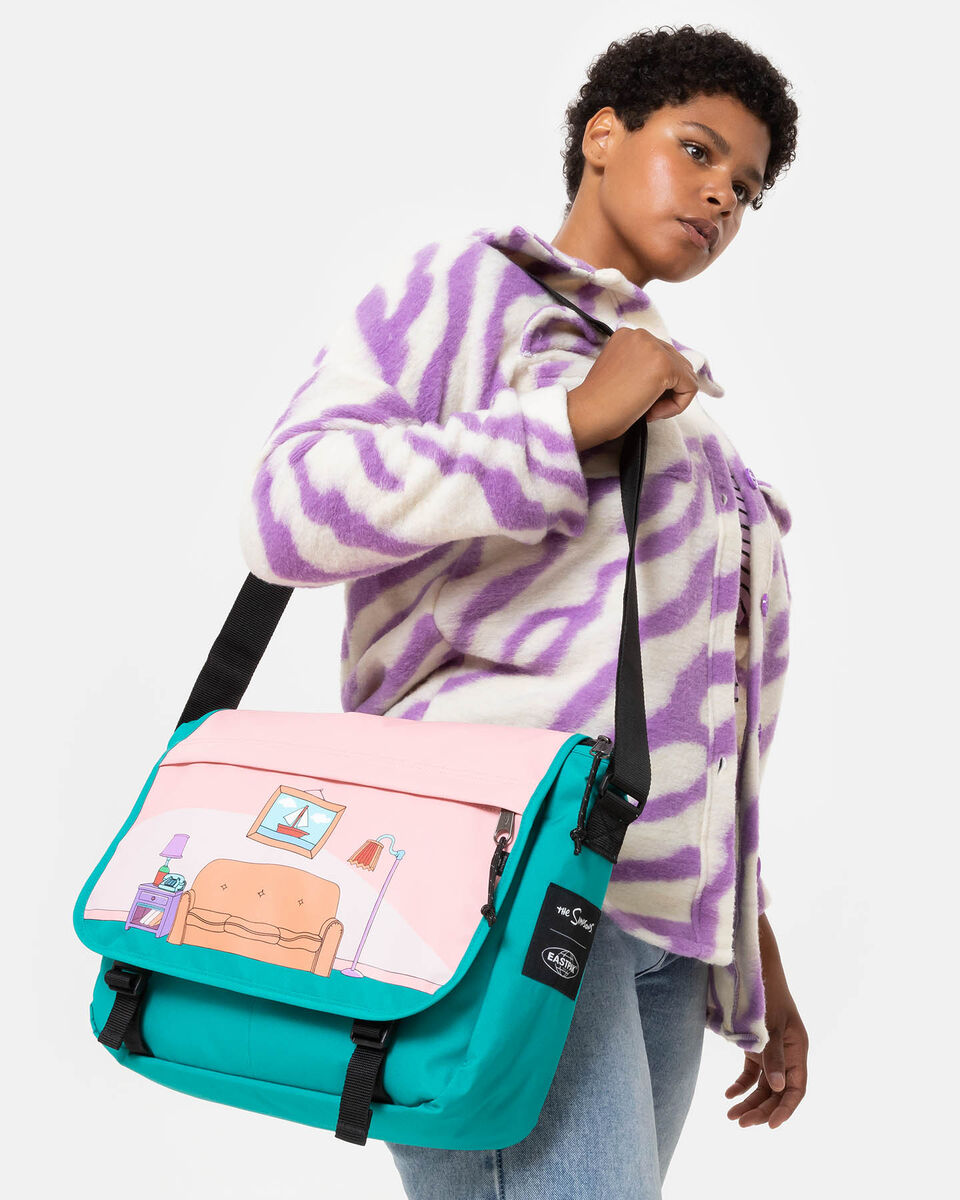  Tracolla EASTPAK DELEGATE+ THE SIMPSONS SOFA  S5550408|7A5|OS scatto 1