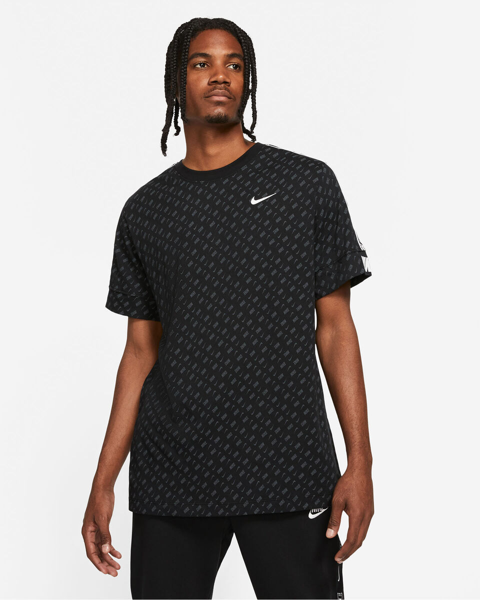  T-Shirt NIKE REPEAT ALL OVER M S5270641|010|XS scatto 0