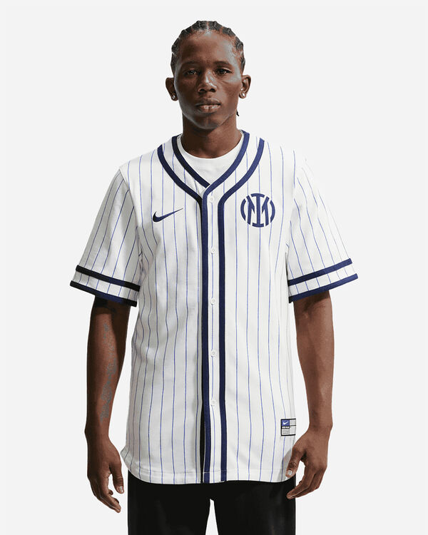 Inter surf away m