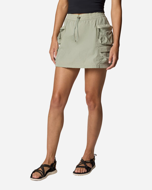 Elevated view cargo w