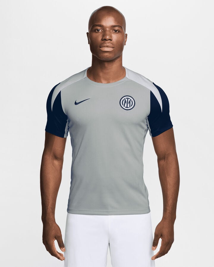 Inter strike 25-26 training m