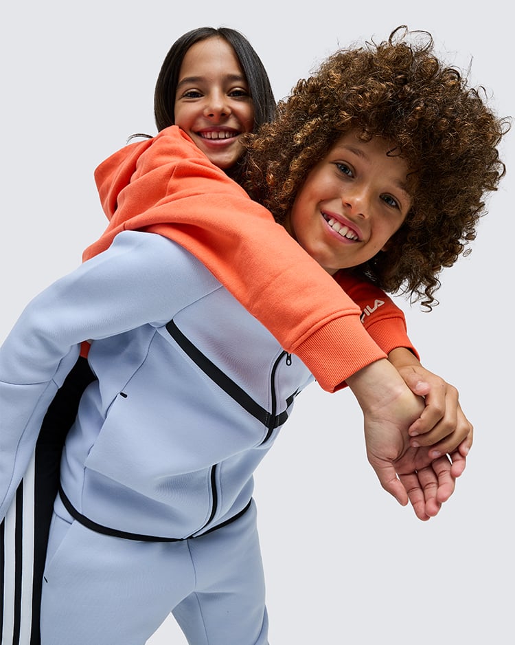 Bambino e Bambina vestiti con abbigliamento lifestyle multibrand