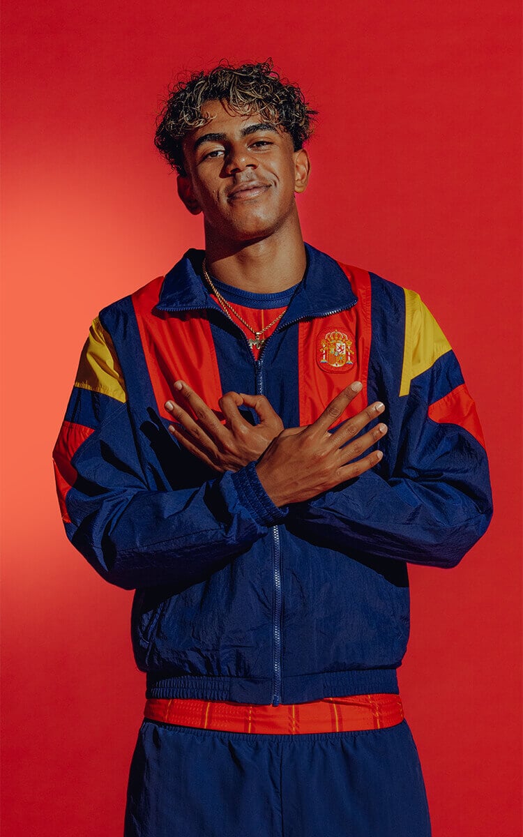 Lamine Yamal che indossa abbigliamento adidas Spagna - FIFA World Cup 26