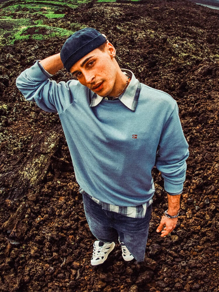 Ragazzo che indossa felpa Napapijri