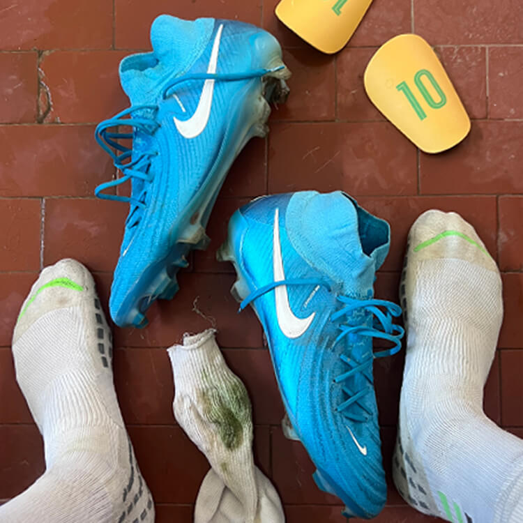 Pulizia delle scarpe da calcio: passaggi e dimostrazione