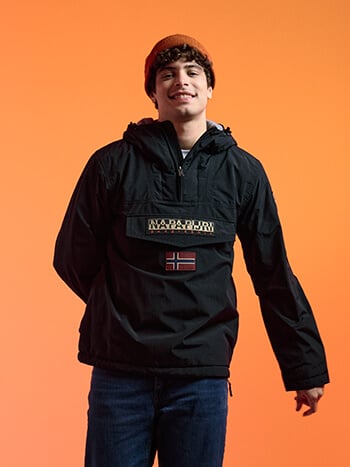 Ragazzo vestito invernale con giacca Napapijri