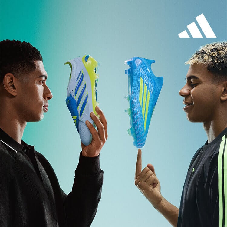 Bellingham e Yamal che tengono in mano le scarpe da calciio adidas Predator e F50