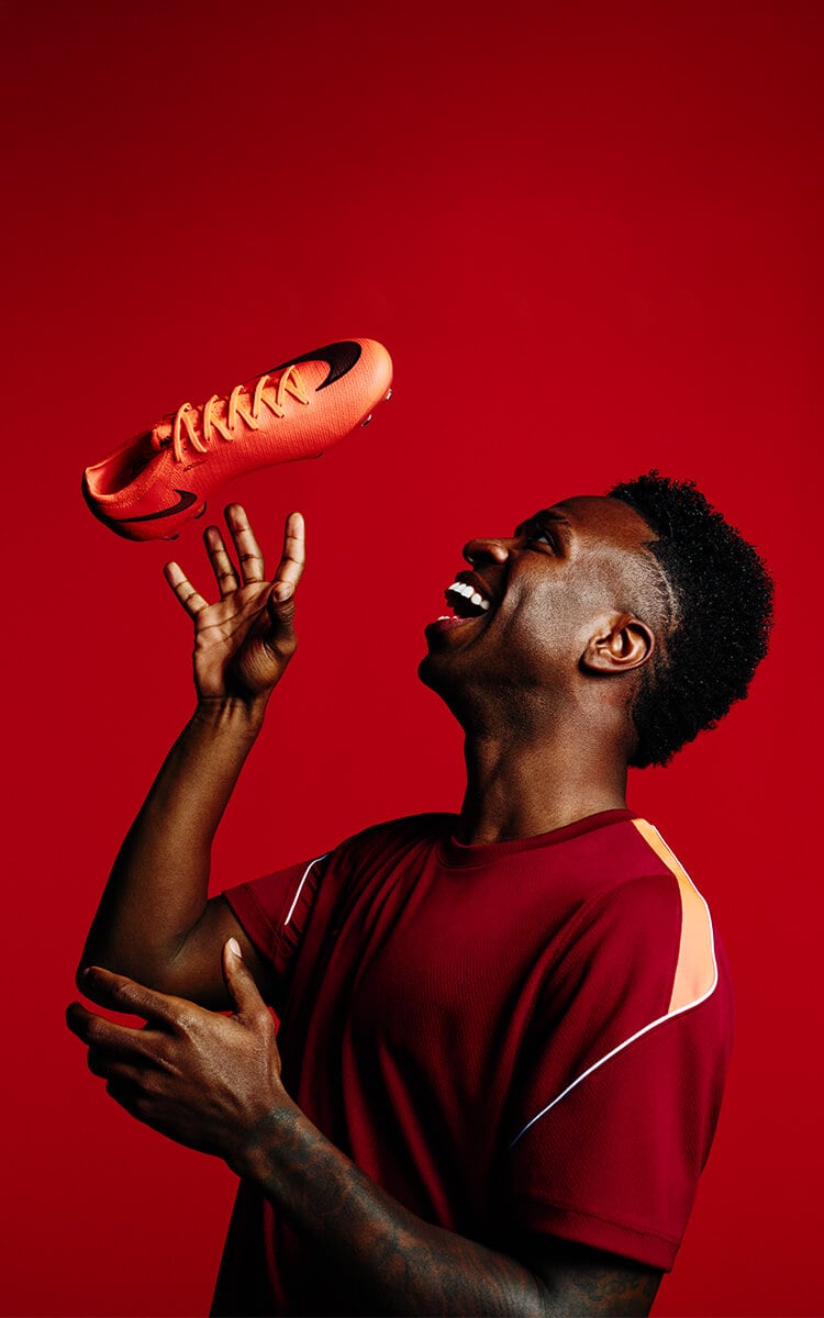Vini Jr. con scarpe da calcio Nike Mercurial Vapor