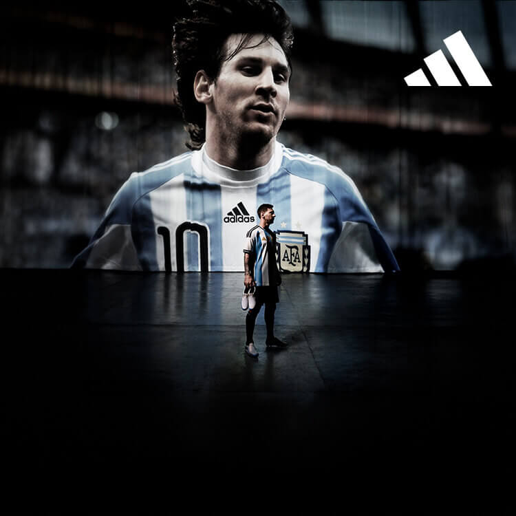 Messi che tiene le scarpe da calcio adidas F50 El &Uacute;ltimo Tango