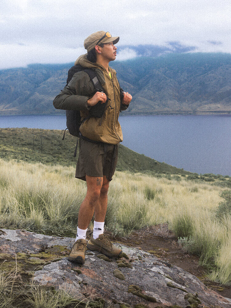 Ragazzo che indossa giacca outdoor The North Face
