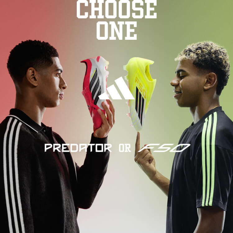 Lamine Yamal che tiene in mano le scarpe da calcio adidas F50 e Jude Bellingham che tiene in mano le scarpe da calcio adidas Predator