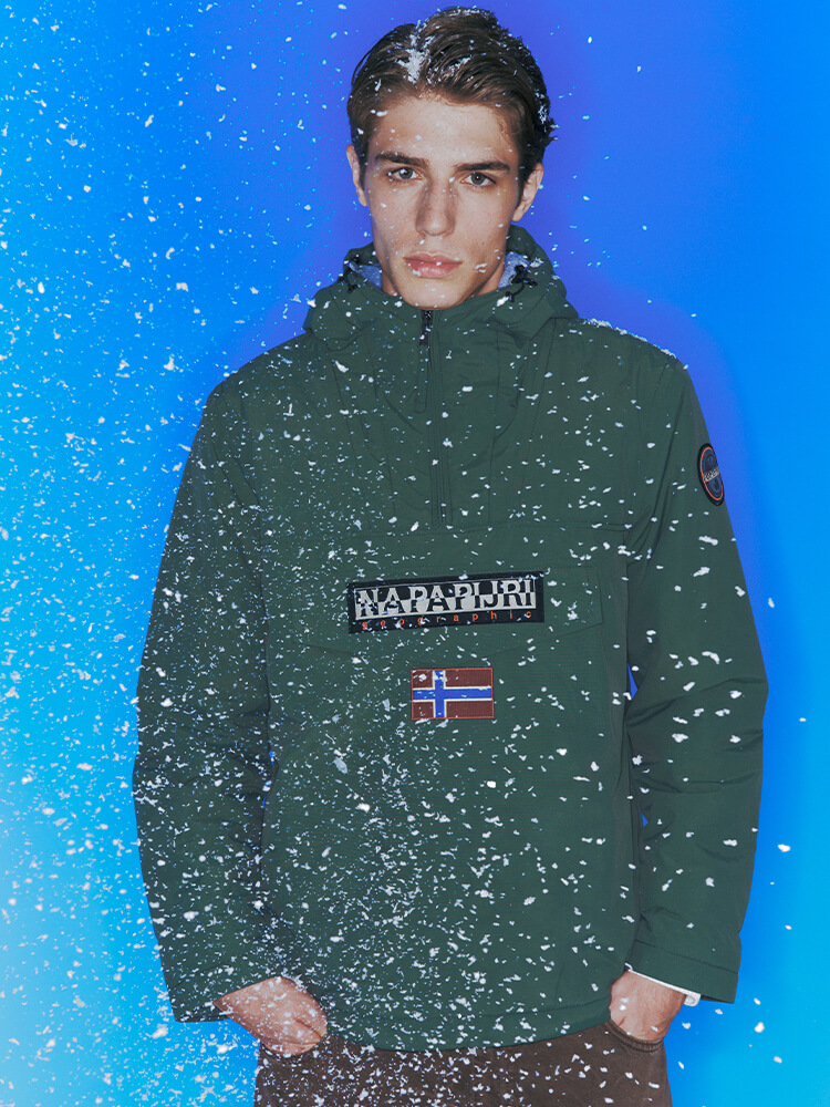 Ragazzo che indossa giacca Napapijri Rainforest 
