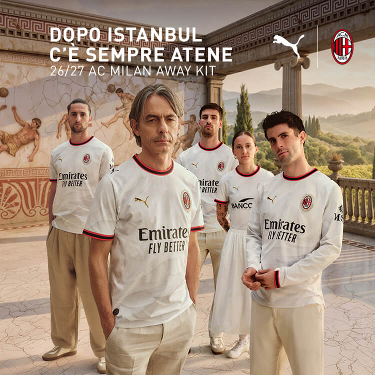 Calciatori che indossano la maglia ufficiale Puma Milan Away 26/27