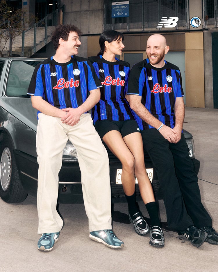 Ragazzi che indossano la maglia Atalanta BC 26/27