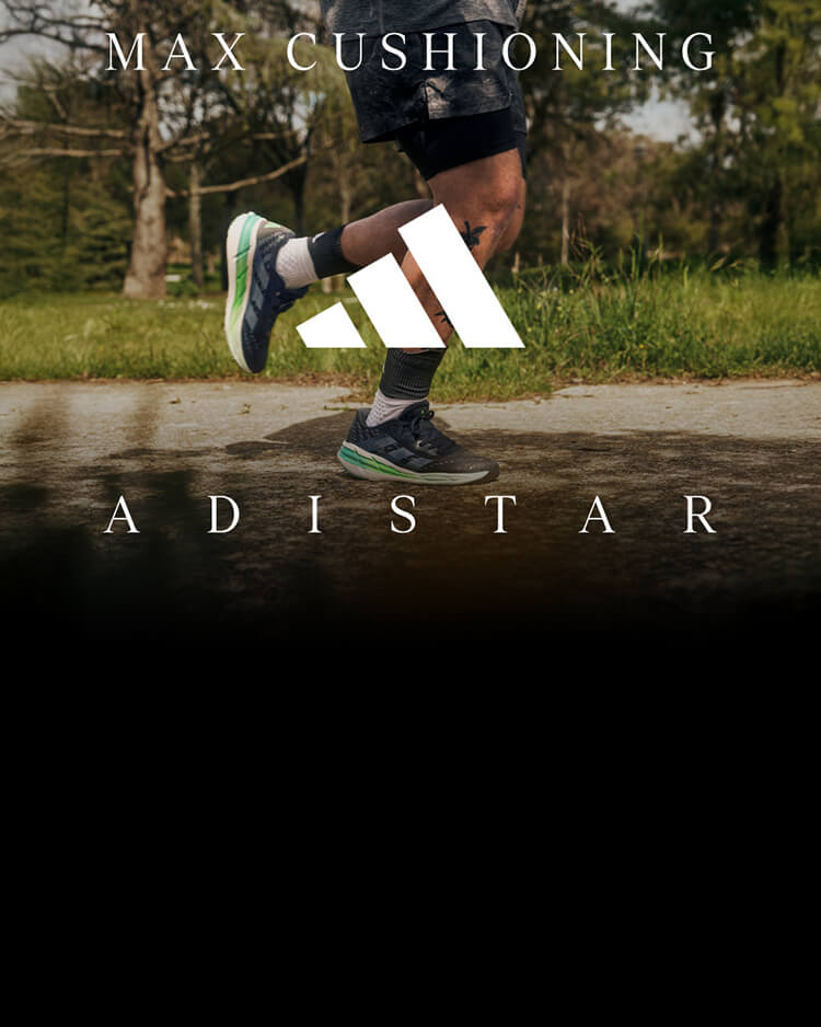 Collezione adidas adistar - ragazzi che corrono e indossano abbigliamento e scarpe adidas