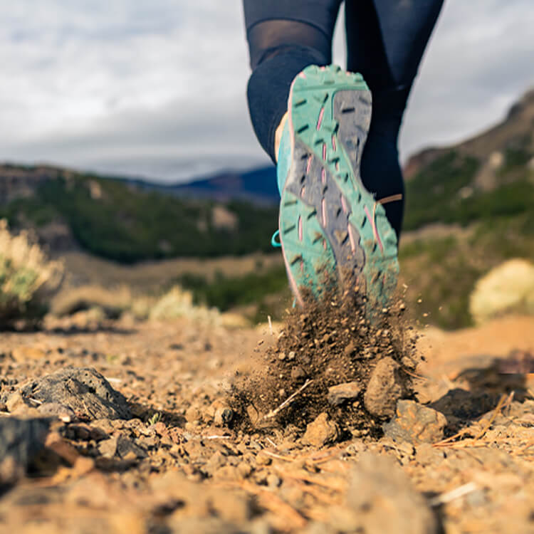 Persona che fa gravel running