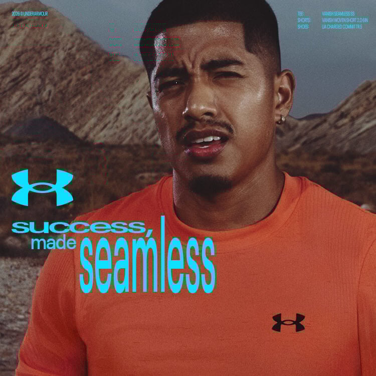 Ragazzo che indossa abbigliamento training Under Armour