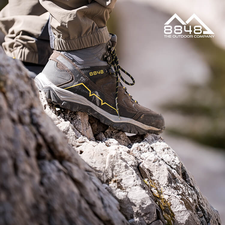 Scarpa da outdoor e trekking di 8848 con tomaia verde e gialla