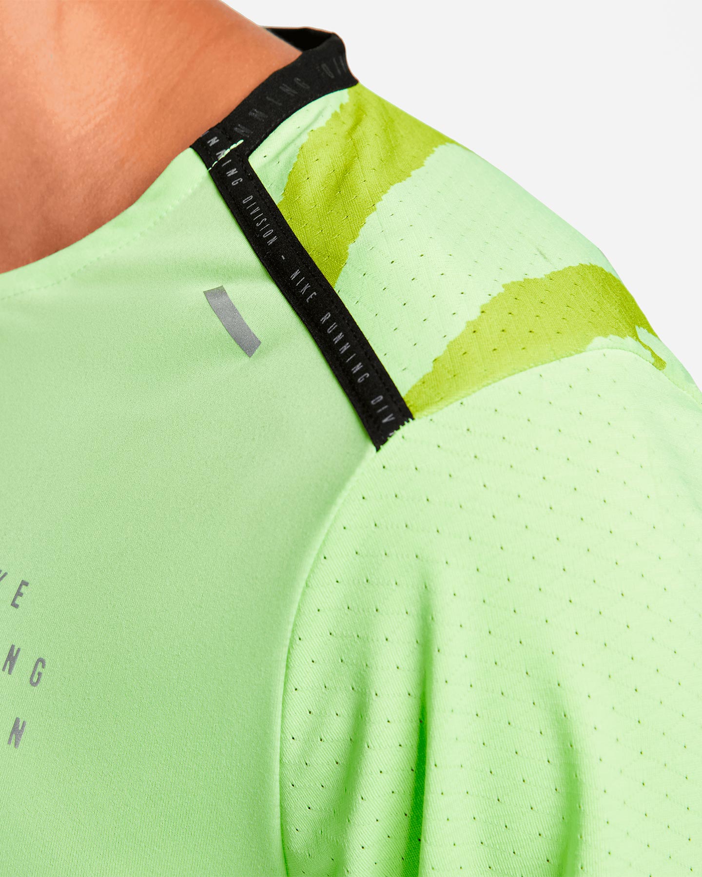T-shirt running NIKE DRI FIT RUN DIVISION RISE 365 M - Verde - 2 | Cisalfa Sport