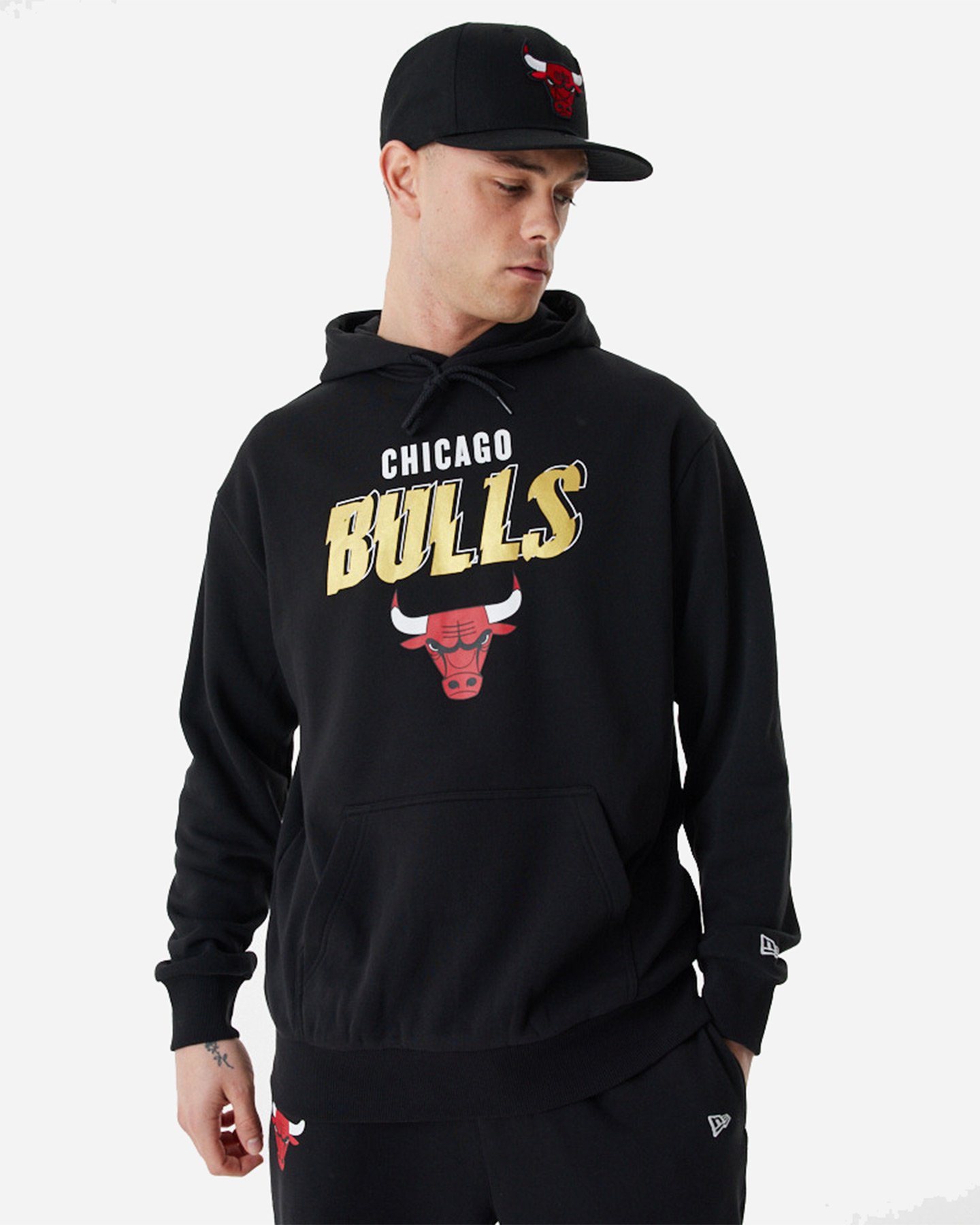 Image of New Era Team Script Gold Chicago Bulls M - Abbigliamento Basket - Uomo