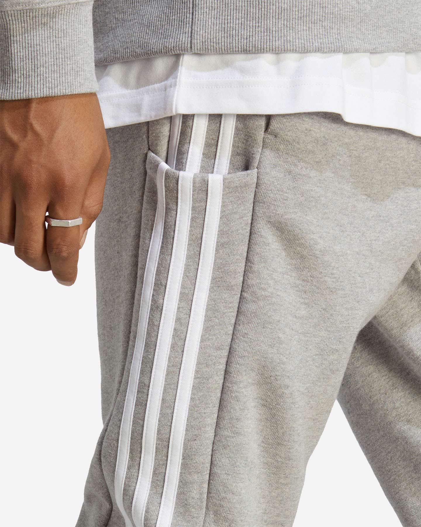 Pantalone ADIDAS CORE 3STRIPES BADGE OF SPORT M - Grigio - 5 | Cisalfa Sport