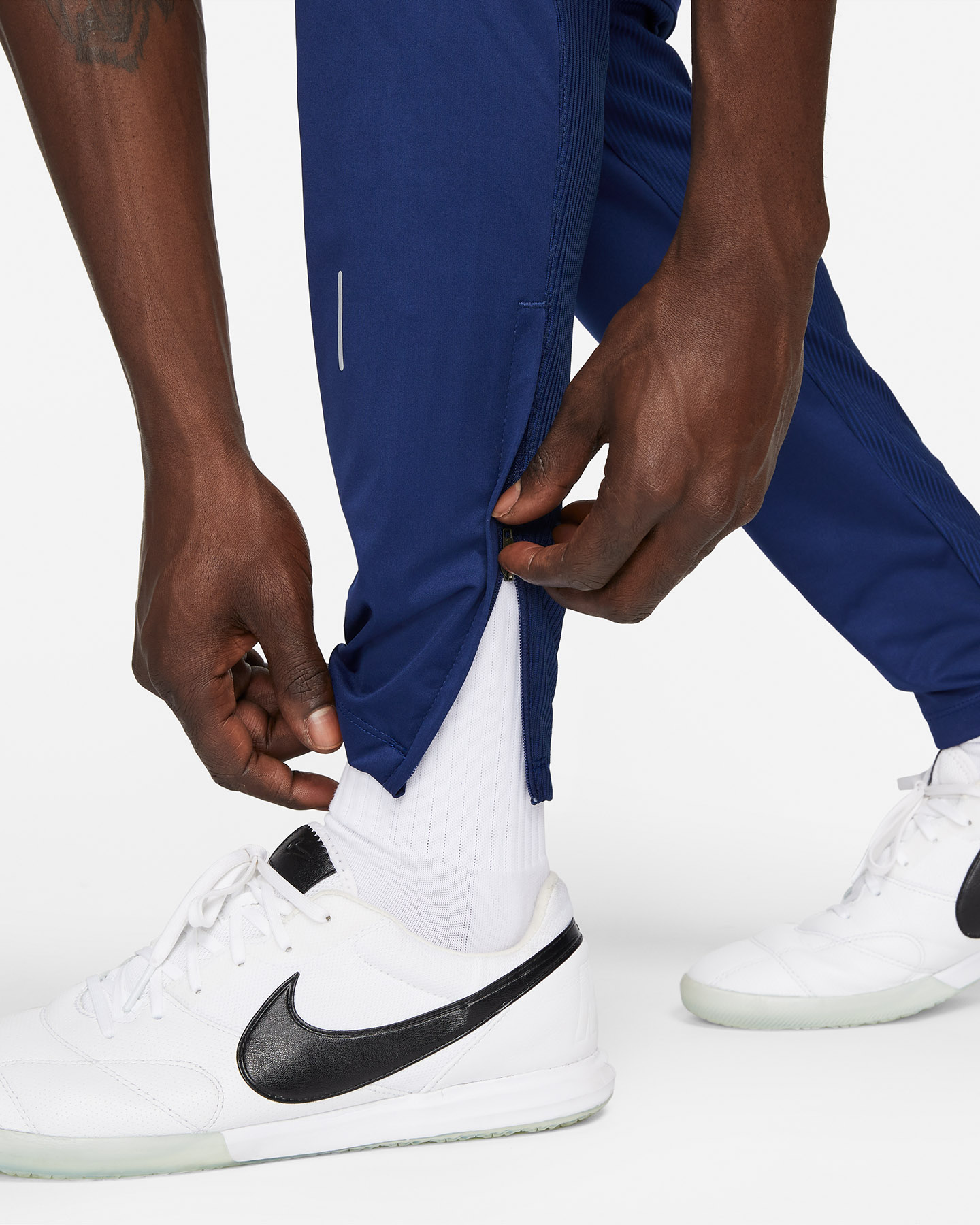 Pantaloncini calcio NIKE THERMAFIT STRIKE KNIT WINTERWARRIOR B M - 5 | Cisalfa Sport