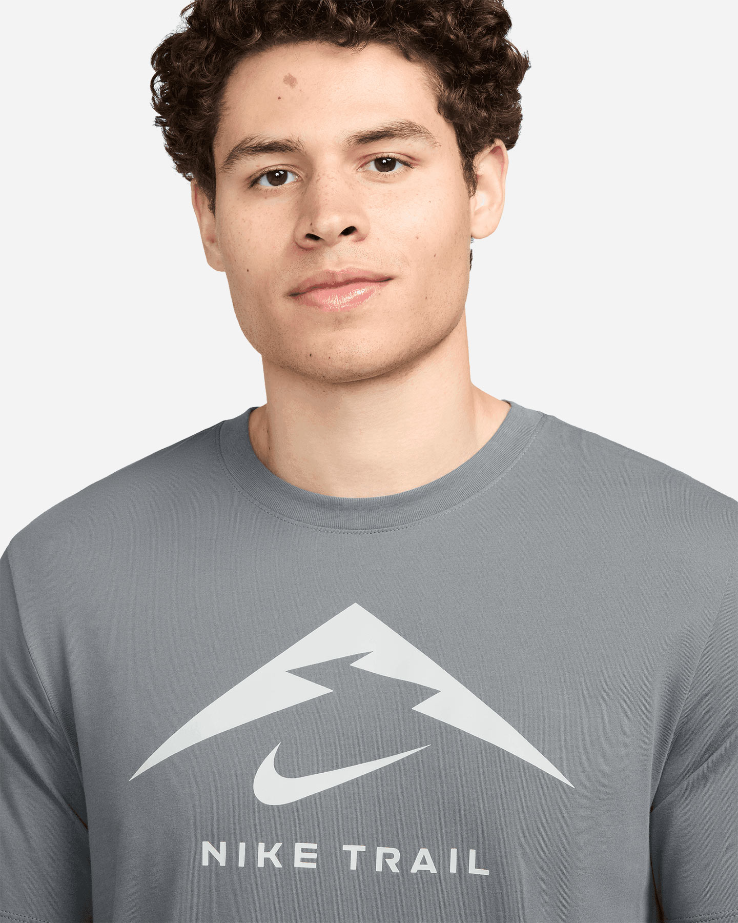 T-shirt running NIKE TRAIL LOGO M - Grigio - 2 | Cisalfa Sport