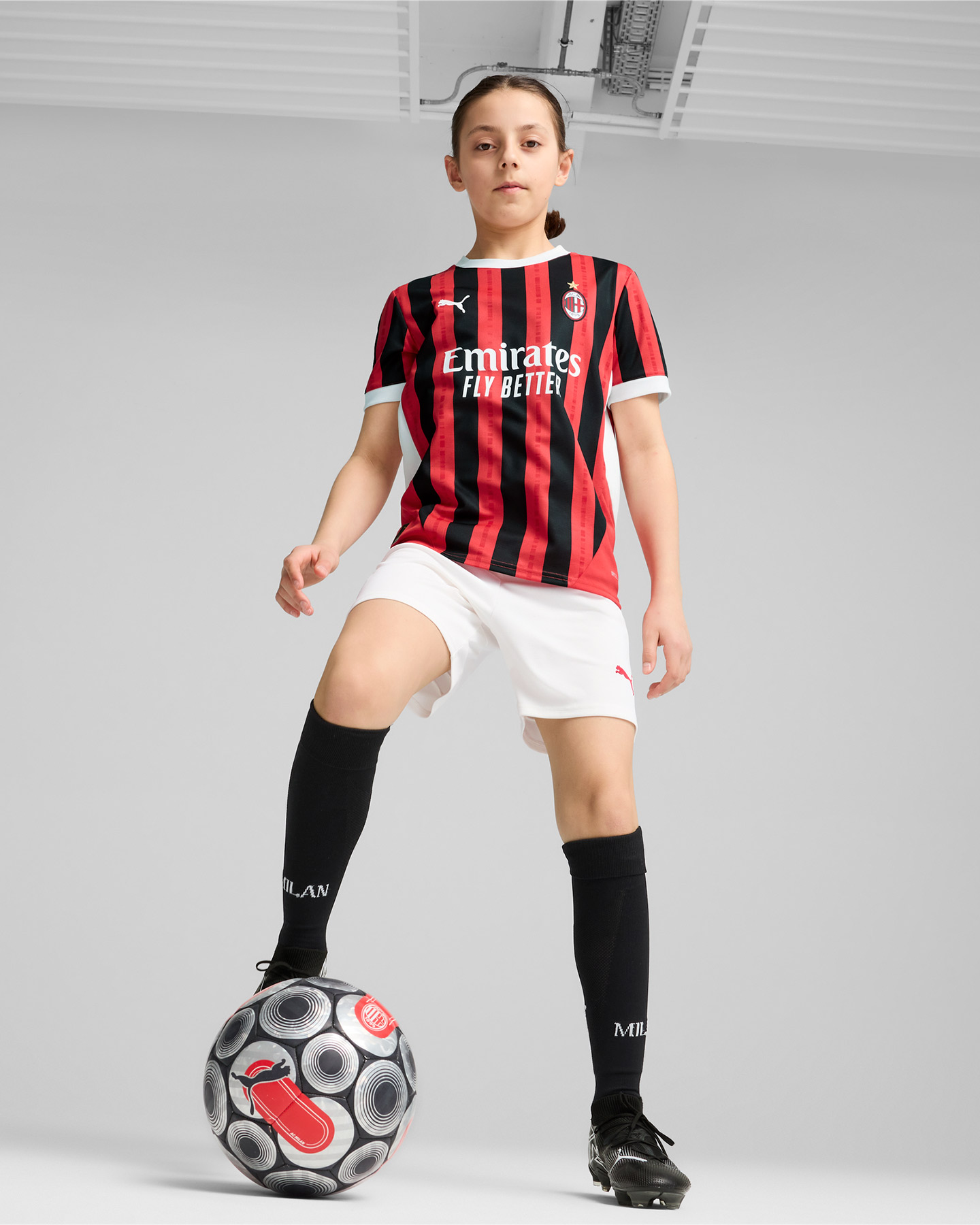 Milan Completo Puma Bambino Maglia Calcio Ufficiale Puma Milan - Main Image