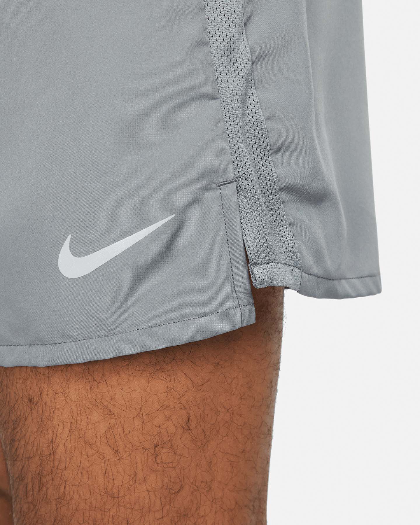 Short running NIKE DRI FIT CHALLENGER 5IN M - Grigio - 4 | Cisalfa Sport
