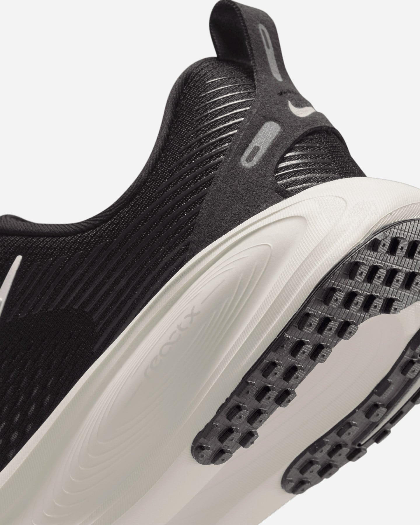 Scarpe running NIKE VOMERO 18 JR - 5 | Cisalfa Sport