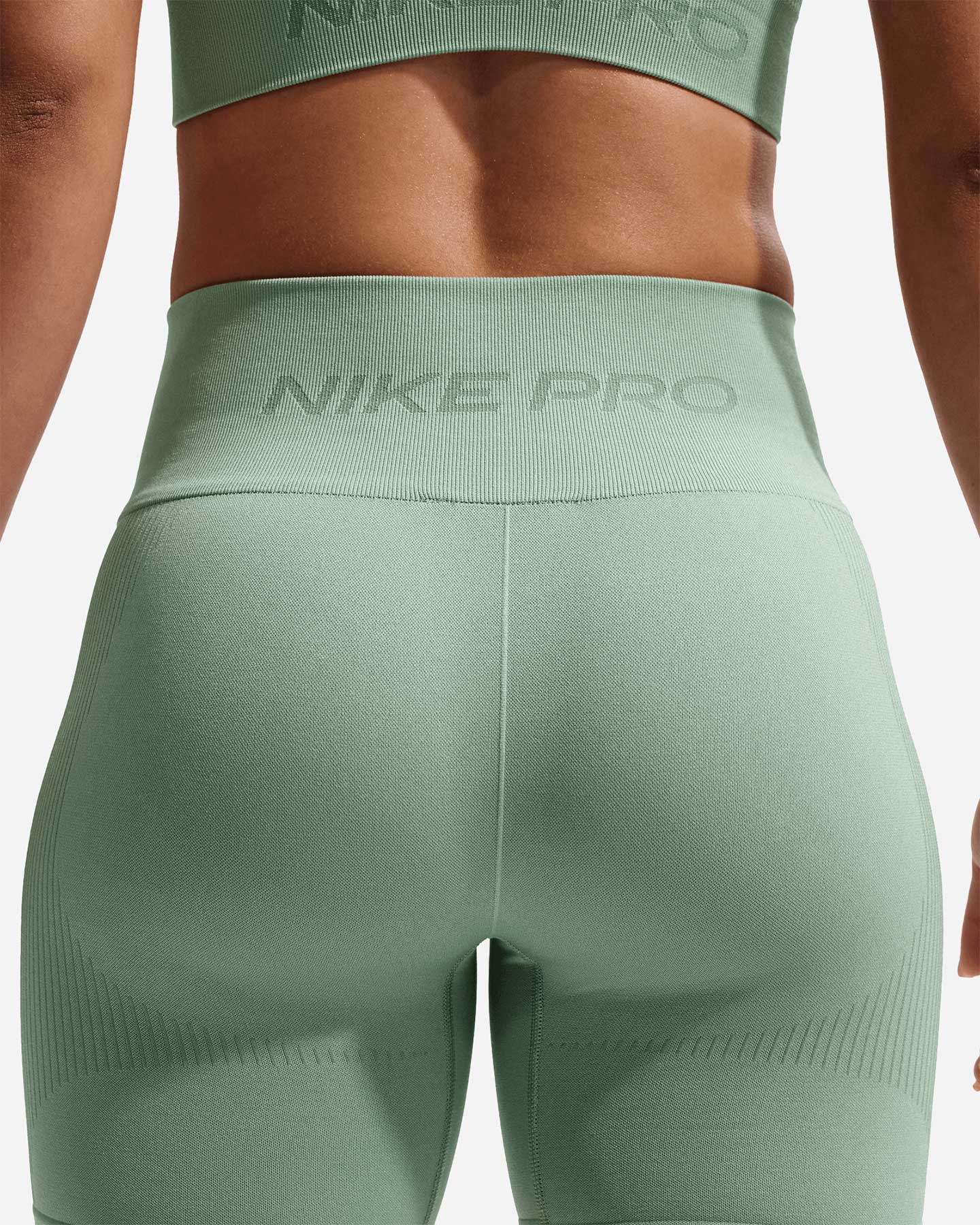Short training NIKE SEAMLESS 5IN W - Verde - 5 | Cisalfa Sport