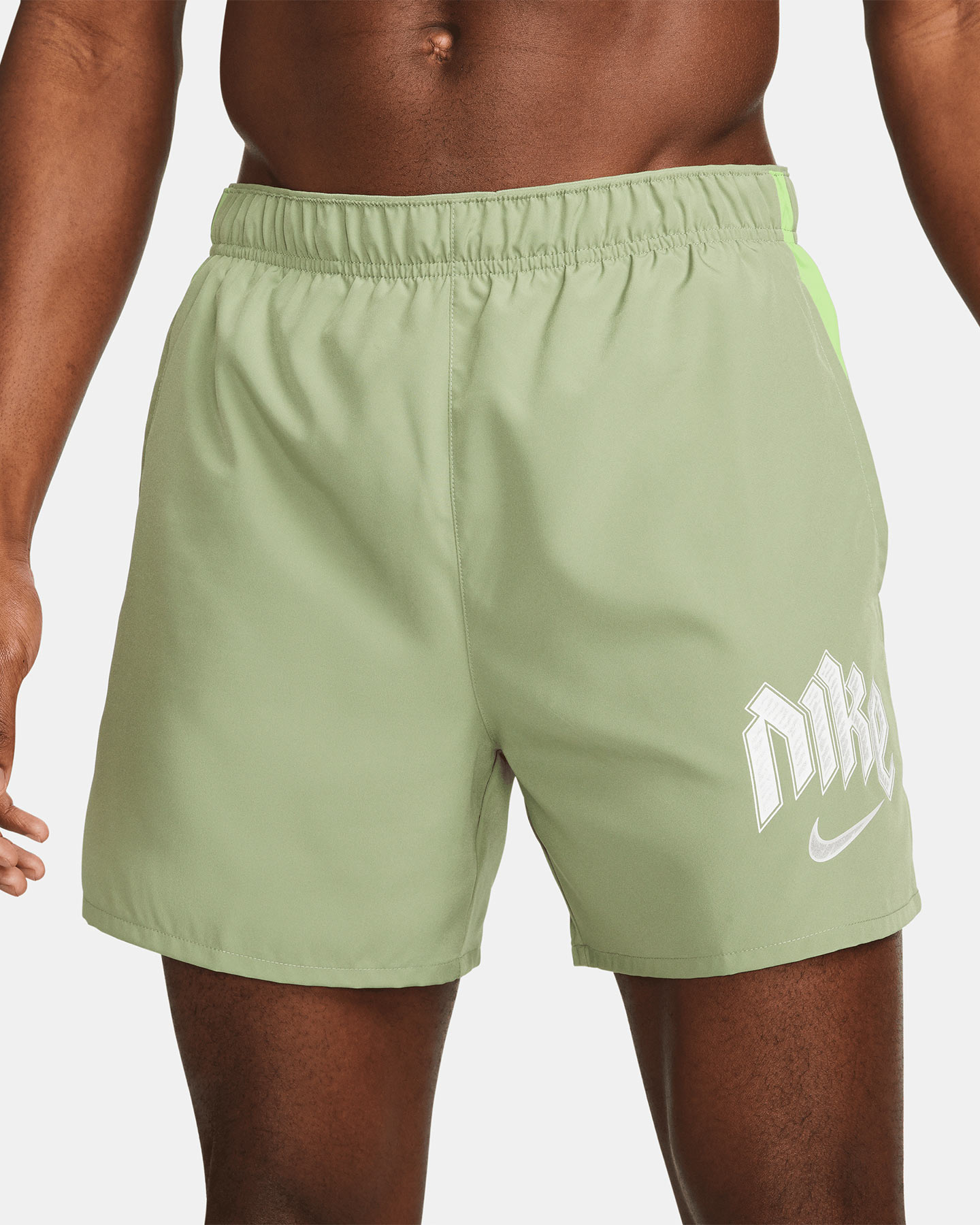 Short running NIKE DRI FIT RUN DVN CHALLENGER 5BF M - Verde - 1 | Cisalfa Sport