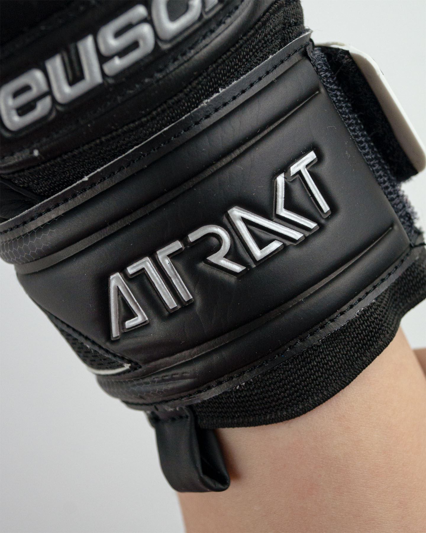 Guanti portiere REUSCH ATTRAKT FREEGEL INFINITY M - Nero - 5 | Cisalfa Sport