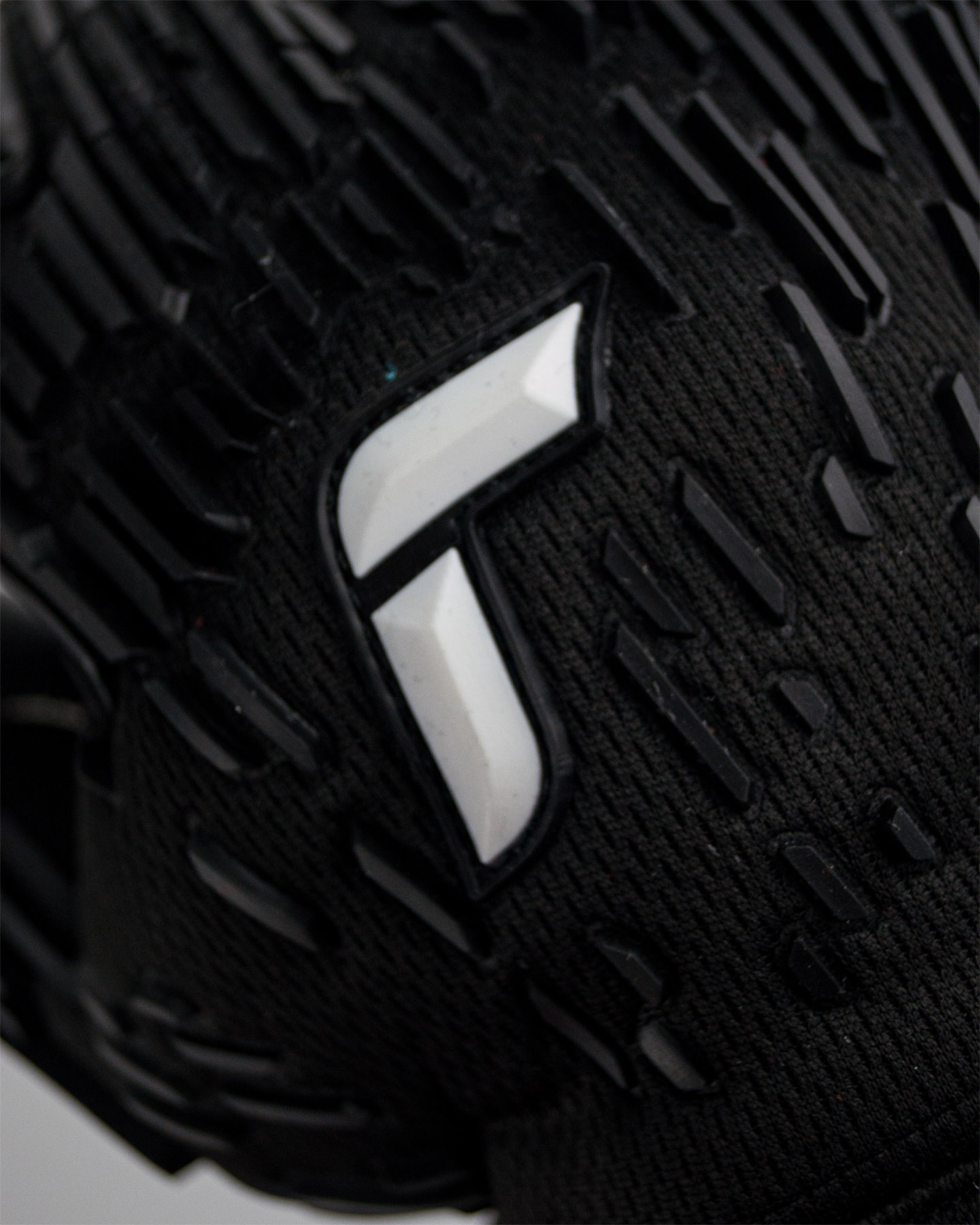 Guanti portiere REUSCH ATTRAKT FREEGEL INFINITY M - Nero - 4 | Cisalfa Sport