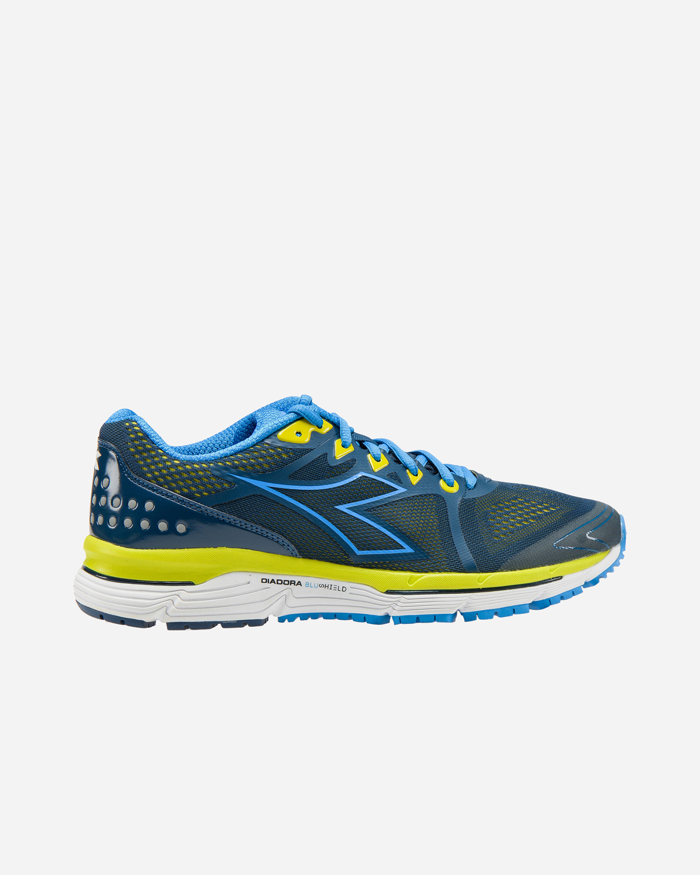 diadora mythos blushield