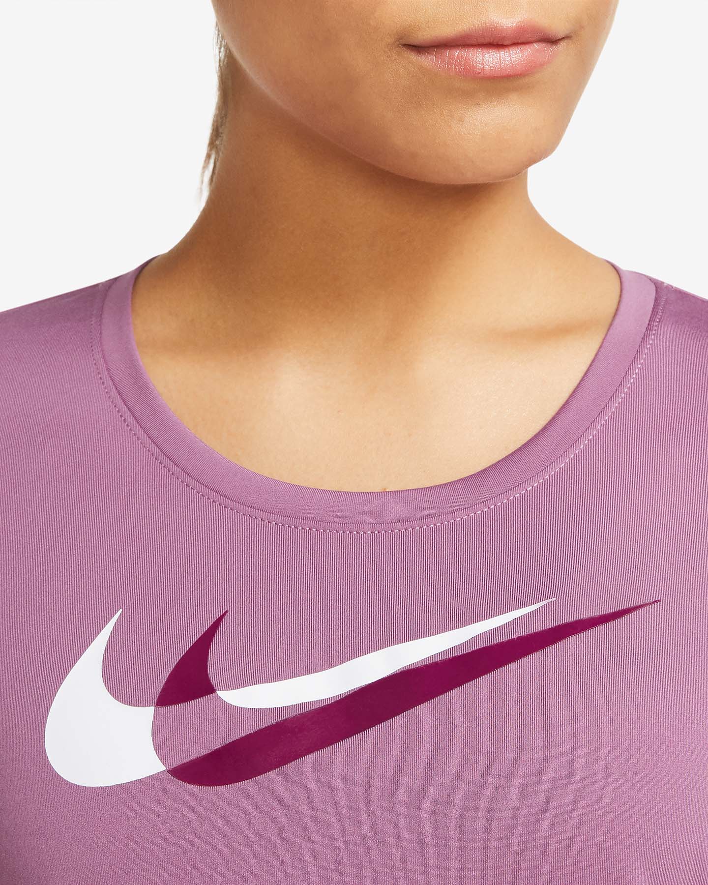 T-shirt running NIKE DRI FIT SWOOSH W - Viola - 2 | Cisalfa Sport