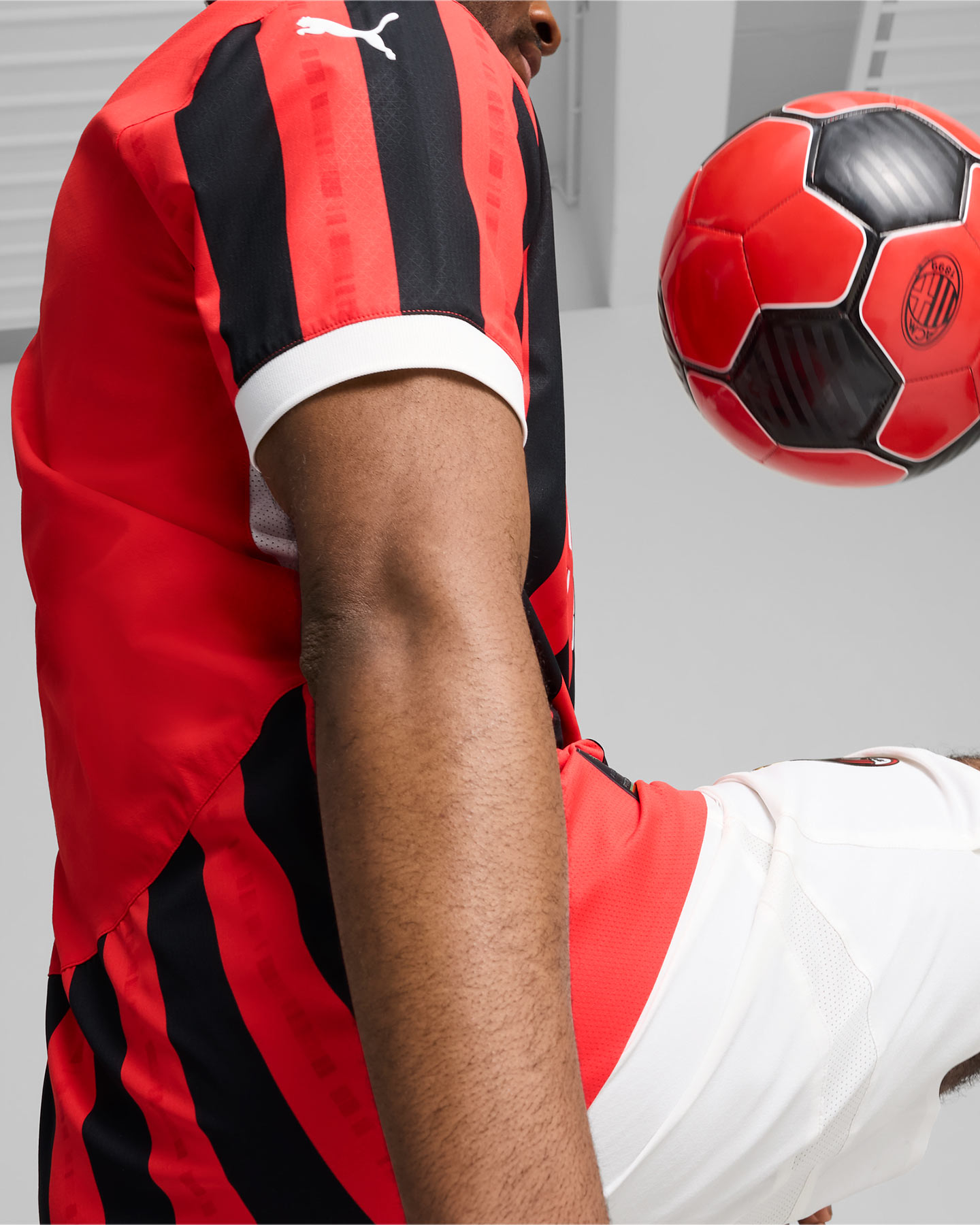 Maglia calcio ufficiale PUMA MILAN HOME AUTHENTIC 24-25 M - Color mix - 5 | Cisalfa Sport