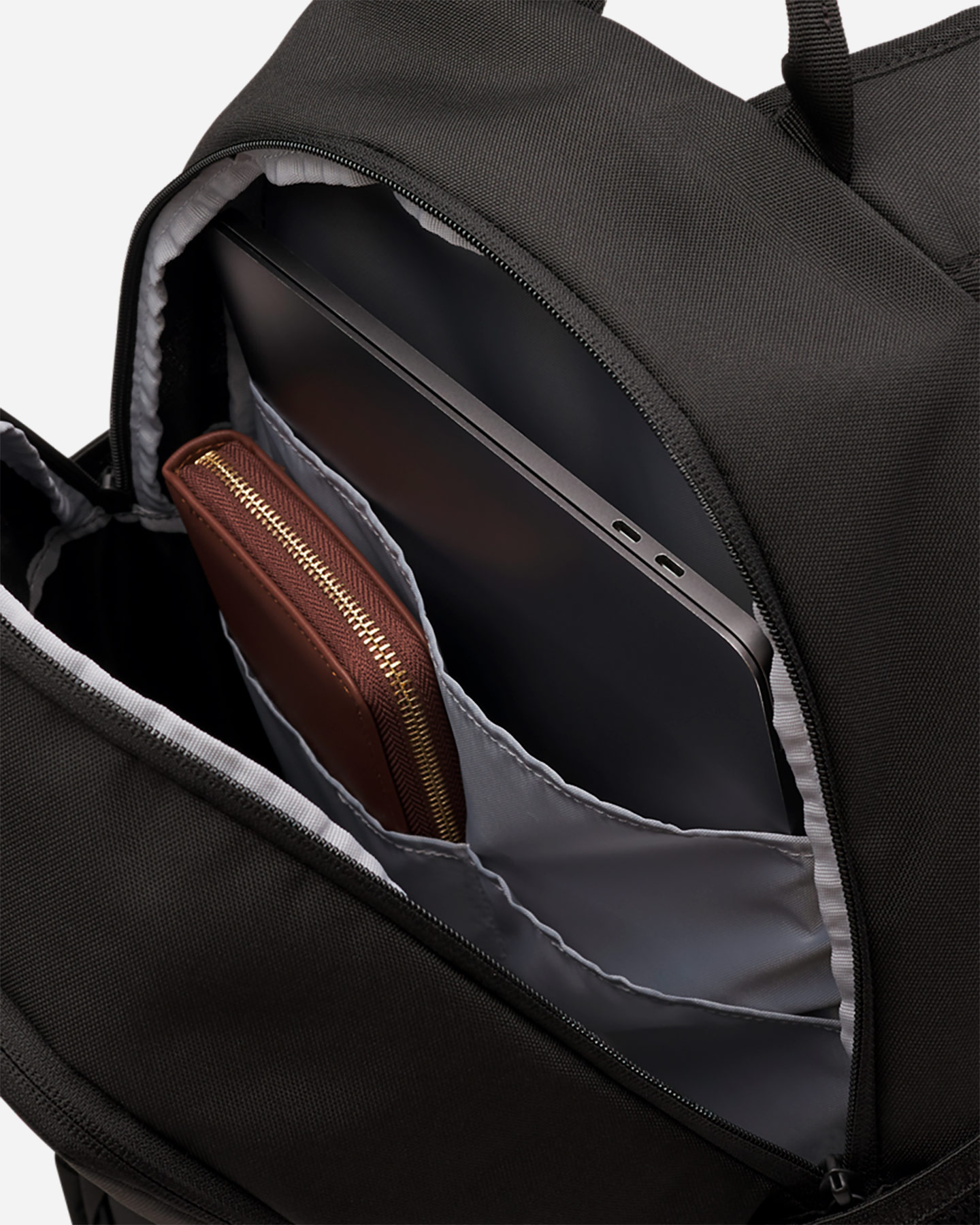 Zaino UNDER ARMOUR HUSTLE SPORT 6.0  - Nero - 3 | Cisalfa Sport