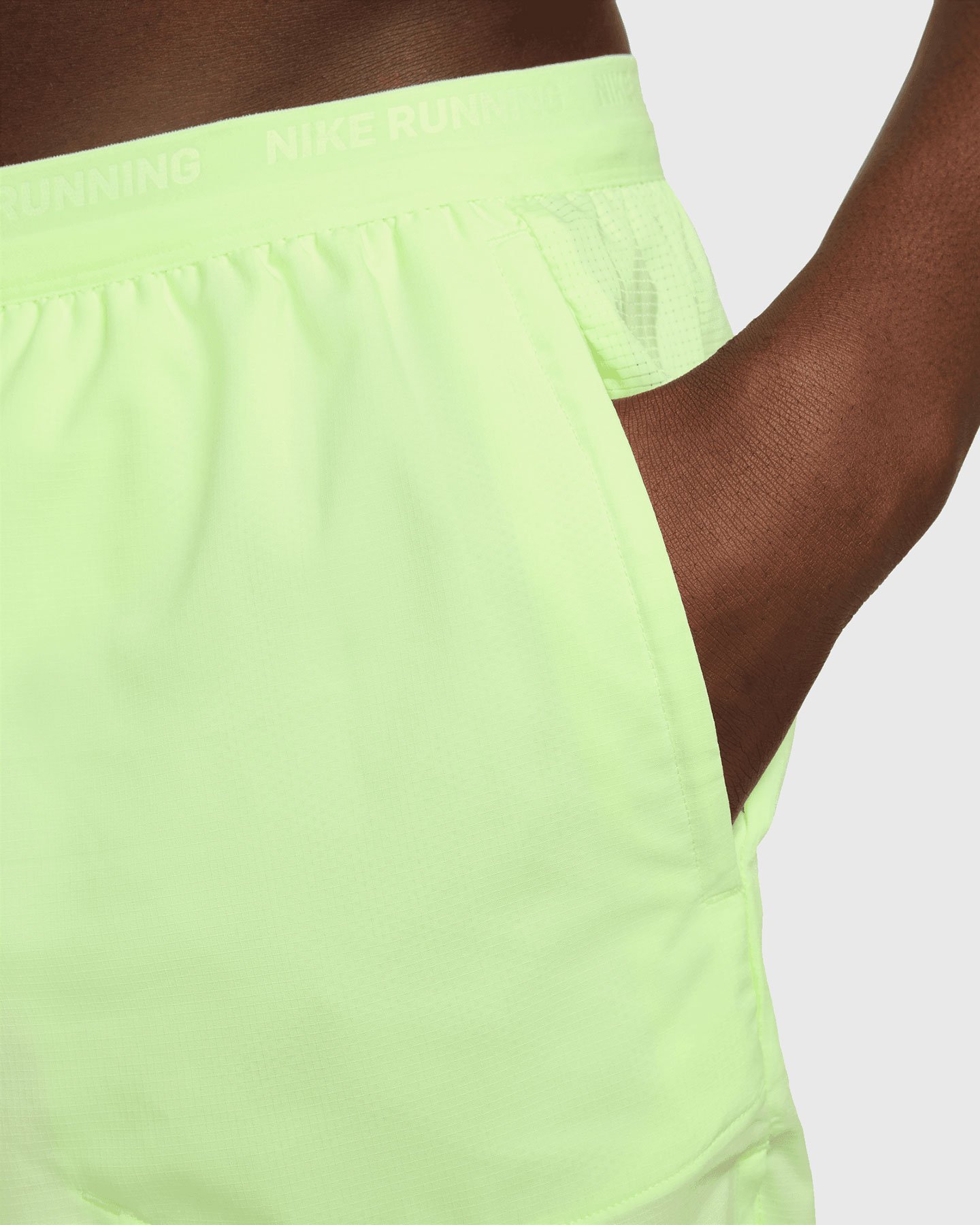 Short running NIKE STRIDE M - Giallo - 3 | Cisalfa Sport