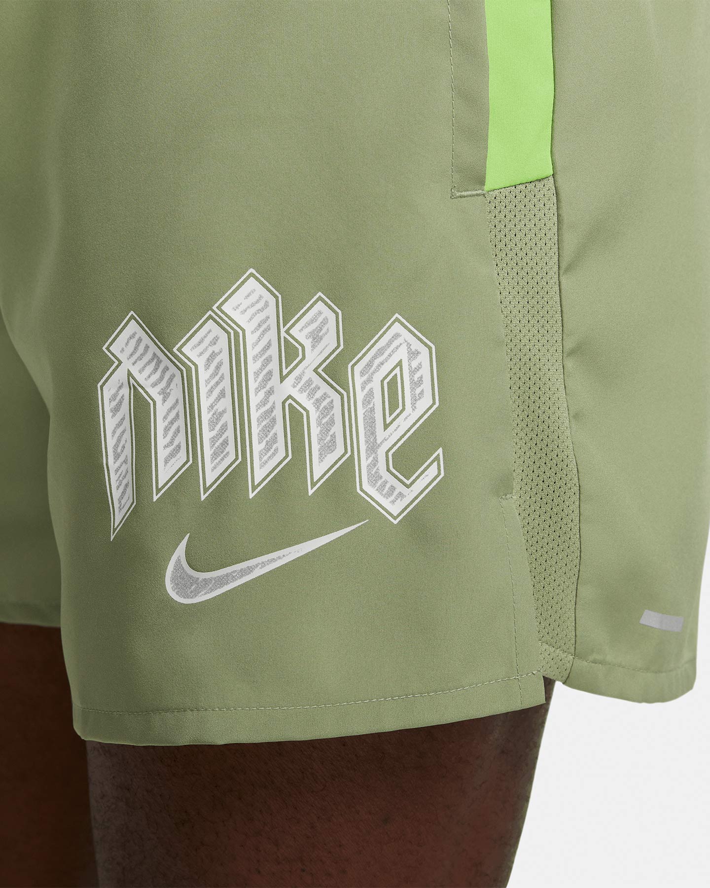 Short running NIKE DRI FIT RUN DVN CHALLENGER 5BF M - Verde - 4 | Cisalfa Sport