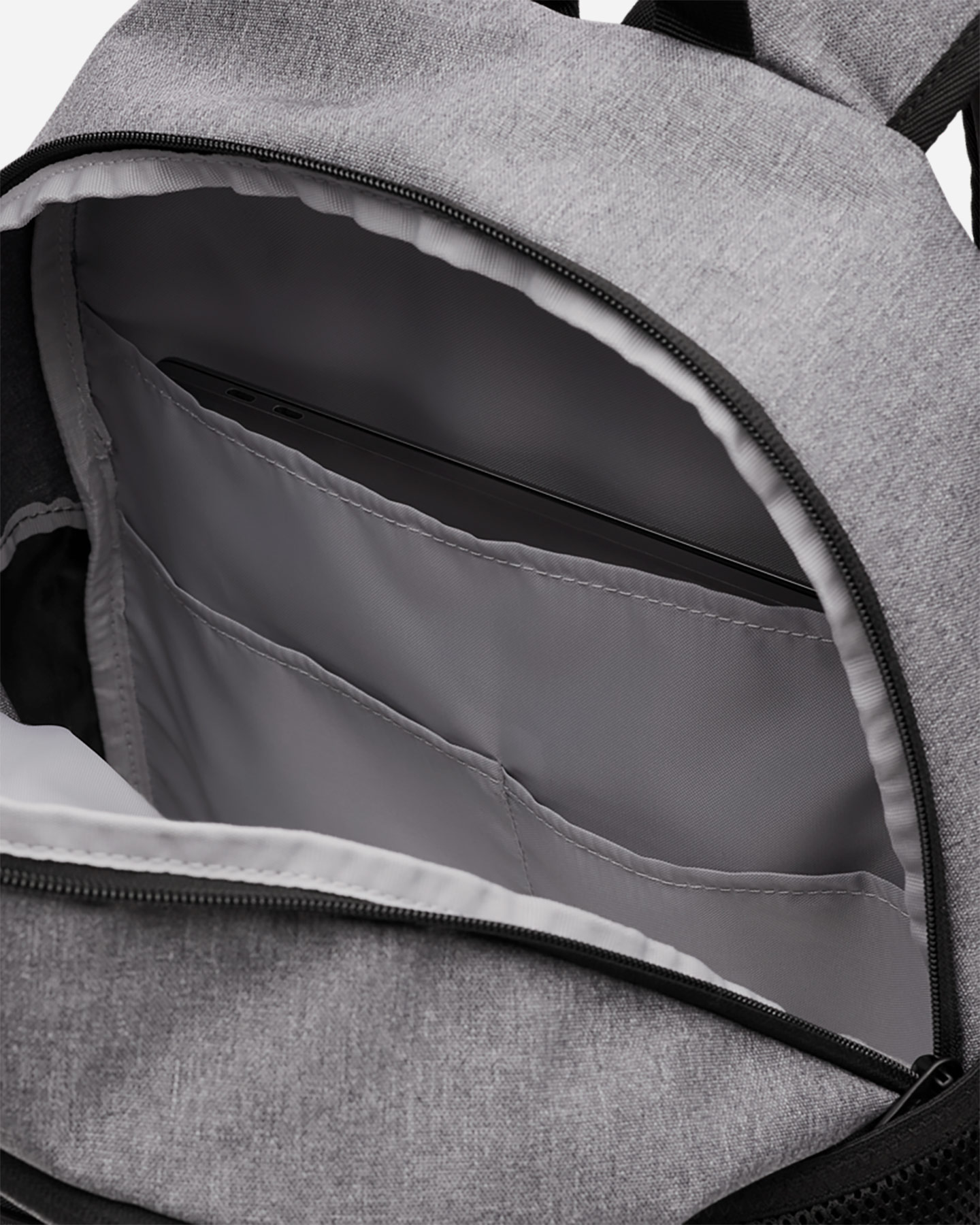 Zaino UNDER ARMOUR HUSTLE SPORT 6.0  - Grigio - 4 | Cisalfa Sport
